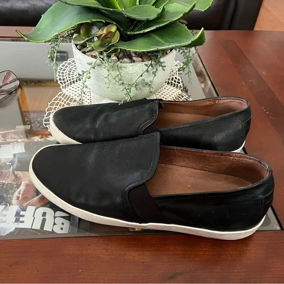 FRYE Womens Dylan Slip On Casual Shoe Black/White Size 10m - Picture 2 of 7